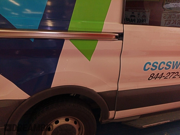 2016 Ford Transit Cargo z VIN 1FTYE1YM3GKB15532, wystawiony jako IAAI lot #42788480 z przebiegiem 64 600 mil mil oraz . Historia ofert i sprzedaży dostępna na DreamBid. Obrazek 20.