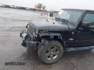 2013 Jeep Wrangler Unlimited Sport z VIN 1C4BJWDGXDL596450, wystawiony jako IAAI lot #42323862 z przebiegiem 114 105 mil mil oraz . Historia ofert i sprzedaży dostępna na DreamBid. Obrazek 18.