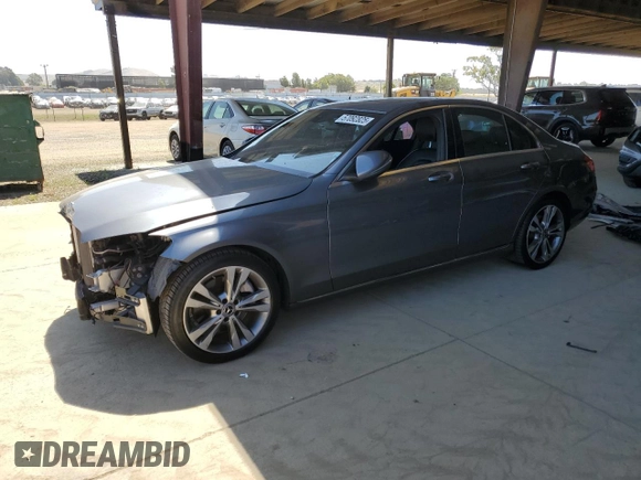 2018 Mercedes-Benz C 300 z VIN 55SWF4JB1JU267830, wystawiony jako Copart lot #57092825 z przebiegiem 121 097 mil mil oraz Szkoda całkowita • Salvage title. Historia ofert i sprzedaży dostępna na DreamBid. Obrazek 1.