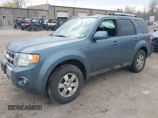 2011 Ford Escape Limited with VIN 1FMCU9EG2BKA75300, listed as a IAAI auction lot 42098247 with 215,102 mi miles. Bid and sale history available at carsss.com. Image 17.