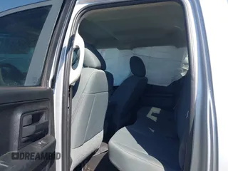 2016 Ram 1500 Express z VIN 1C6RR6FT3GS333204, wystawiony jako IAAI lot #41992873 z przebiegiem 111 383 mil mil oraz . Historia ofert i sprzedaży dostępna na DreamBid. Obrazek 8.