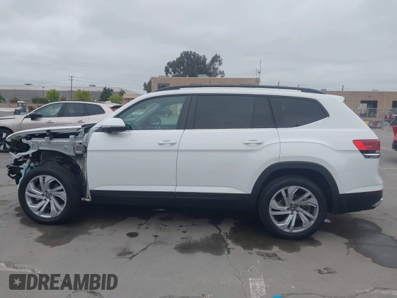 2022 Volkswagen Atlas SE with VIN 1V2WR2CA2NC517904, listed as a IAAI auction lot 42110920 with 34,799 mi miles and . Bid and sale history available at DreamBid. Image 15.