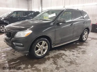 2014 Mercedes-Benz M-Class ML 350 with VIN 4JGDA5HB2EA319494, listed as a IAAI auction lot 40993385 with 186,912 mi miles. Bid and sale history available at carsss.com. Image 18.