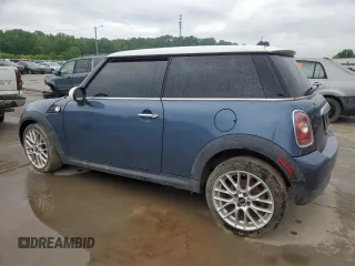 2010 MINI Hardtop with VIN WMWMF3C59ATZ28119, listed as a Copart auction lot 56213355 with 179,994 mi miles and Non Repairable. Bid and sale history available at DreamBid. Image 2.