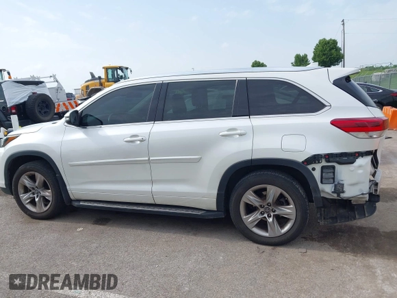 2017 Toyota Highlander Limited with VIN 5TDDZRFH9HS389870, listed as a IAAI auction lot 42272227 with 147,508 mi miles and . Bid and sale history available at DreamBid. Image 15.