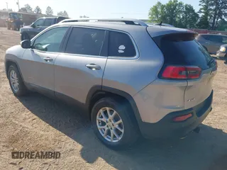2016 Jeep Cherokee Latitude with VIN 1C4PJMCB3GW231806, listed as a IAAI auction lot 41997517 with 170,188 mi miles and . Bid and sale history available at carsss.com. Image 3.