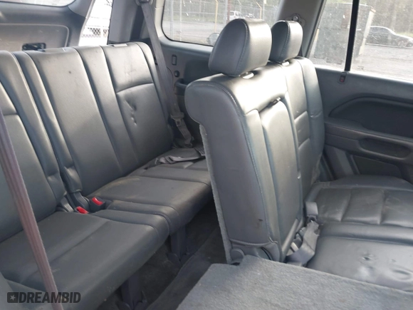 2006 Honda Pilot EX-L with VIN 5FNYF18516B002860, listed as a IAAI auction lot 41963343 with 202,799 mi miles. Bid and sale history available at carsss.com. Image 8.