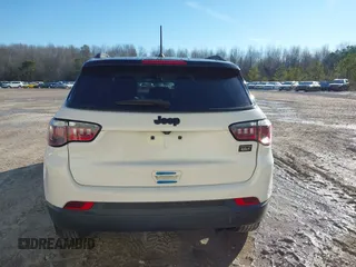 2018 Jeep Compass Latitude with VIN 3C4NJCBB3JT407916, listed as a IAAI auction lot 41333657 with 84,929 mi miles. Bid and sale history available at carsss.com. Image 16.