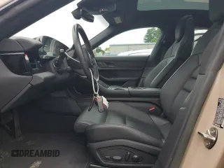 2022 Porsche Taycan 4S z VIN WP0AB2Y10NSA45834, wystawiony jako Copart lot #64102415 z przebiegiem 32 488 mil mil oraz Szkoda całkowita • Salvage title. Historia ofert i sprzedaży dostępna na DreamBid. Obrazek 7.