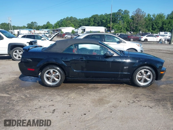 2005 Ford Mustang GT Deluxe с VIN 1ZVFT85H355174523, выставлен на аукционе IAAI как лот 42532902 с пробегом 61 406 миль миль и . История ставок и продаж доступна на DreamBid. Изображение 13.