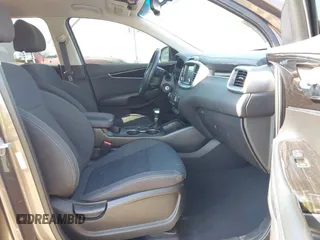 2019 Kia Sorento L with VIN 5XYPG4A35KG438309, listed as a IAAI auction lot 41539011 with 73,312 mi miles. Bid and sale history available at carsss.com. Image 5.
