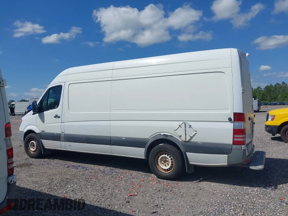 2011 Mercedes-Benz Sprinter Cargo with VIN WD3PE8CBXB5592597, listed as a IAAI auction lot 41963313 with 490,059 mi miles. Bid and sale history available at carsss.com. Image 14.