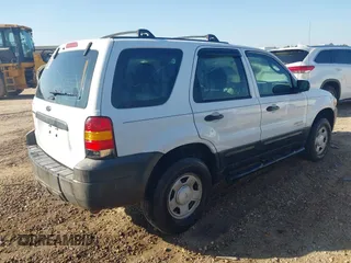 2007 Ford Escape XLS with VIN 1FMYU02Z27KB18032, listed as a IAAI auction lot 42047295 with 163,348 mi miles. Bid and sale history available at carsss.com. Image 4.