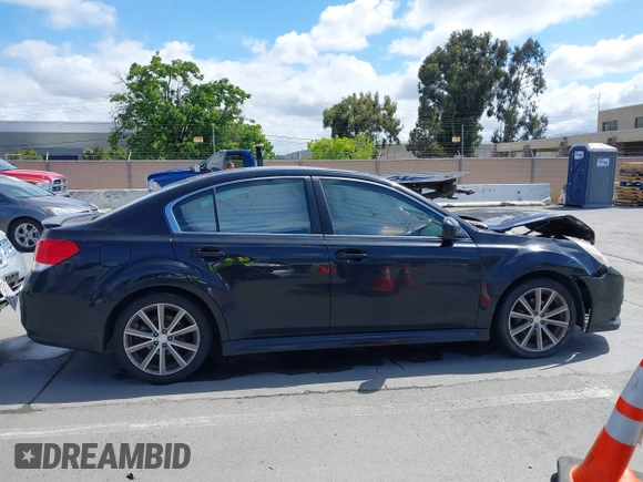 2014 Subaru Legacy Special Sports z VIN 4S3BMCH62E3021347, wystawiony jako IAAI lot #42260384 z przebiegiem 170 785 mil mil oraz . Historia ofert i sprzedaży dostępna na DreamBid. Obrazek 13.