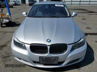 2011 BMW 3 Series 328i z VIN WBAPH5C54BA447971, wystawiony jako Copart lot #55899855 z przebiegiem 140 078 mil mil oraz Czysty tytuł • Clean title. Historia ofert i sprzedaży dostępna na DreamBid. Obrazek 5.