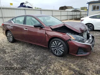 2025 Nissan Altima SV z VIN 1N4BL4DV3SN300656, wystawiony jako Copart lot #59406005 z przebiegiem 7 457 mil mil oraz Czysty tytuł • Clean title. Historia ofert i sprzedaży dostępna na DreamBid. Obrazek 4.