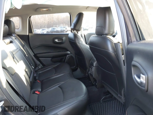 2019 Jeep Compass Latitude with VIN 3C4NJDBB8KT768355, listed as a IAAI auction lot 41480885 with 30,823 mi miles and . Bid and sale history available at carsss.com. Image 8.