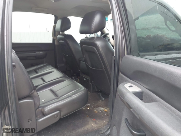 2010 Chevrolet Silverado 1500 LT with VIN 3GCRCSE02AG234916, listed as a IAAI auction lot 41376798 with 215,891 mi miles. Bid and sale history available at carsss.com. Image 8.