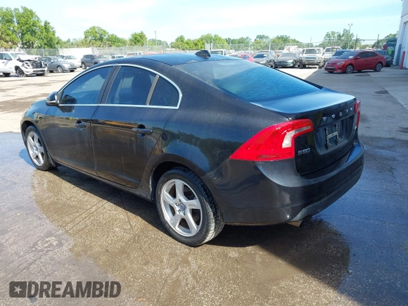 2012 Volvo S60 T5 с VIN YV1622FS2C2092353, выставлен на аукционе IAAI как лот 41872196 с пробегом Не указан миль и . История ставок и продаж доступна на DreamBid. Изображение 3.