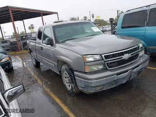 2006 Chevrolet Silverado 1500 LT1 with VIN 2GCEC19V061342207, listed as a IAAI auction lot 41798860 with 298,258 mi miles. Bid and sale history available at carsss.com. Image 1.