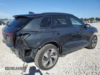 2025 Audi Q6 e-tron Premium Plus z VIN WA124BGF4SA016972, wystawiony jako Copart lot #47431915 z przebiegiem Nie podano mil oraz Nie do naprawy. Historia ofert i sprzedaży dostępna na DreamBid. Obrazek 3.