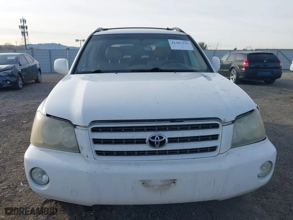 2003 Toyota Highlander with VIN JTEHF21A230107443, listed as a IAAI auction lot 41387325 with 157,345 mi miles. Bid and sale history available at carsss.com. Image 6.
