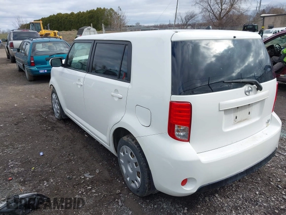 2015 Scion xB with VIN JTLZE4FE3FJ075012, listed as a IAAI auction lot 41902180 with 88,104 mi miles. Bid and sale history available at carsss.com. Image 3.
