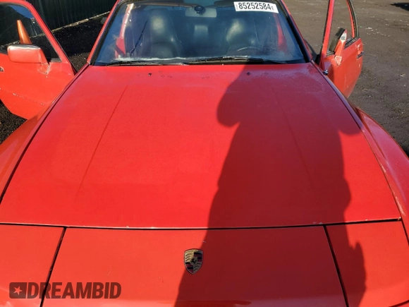1984 Porsche 944 с VIN WP0AA0946EN459969, выставлен на аукционе Copart как лот 85252584 с пробегом Не указан миль и Списание • Salvage title. История ставок и продаж доступна на DreamBid. Изображение 11.