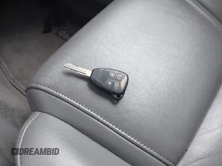 2007 Jeep Commander Sport z VIN 1J8HG48K47C546586, wystawiony jako IAAI lot #42399660 z przebiegiem 147 897 mil mil oraz . Historia ofert i sprzedaży dostępna na DreamBid. Obrazek 11.