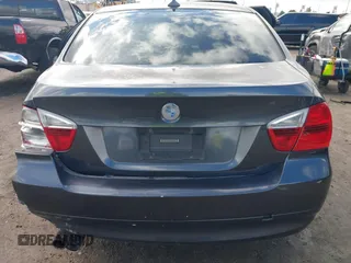 2006 BMW 3 Series 325i with VIN WBAVB13566PT05917, listed as a IAAI auction lot 41720273 with 171,686 mi miles. Bid and sale history available at carsss.com. Image 16.