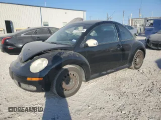 2010 Volkswagen New Beetle Coupe with VIN 3VWPW3AG8AM010698, listed as a Copart auction lot 77705604 with 131,058 mi miles and Salvage Title. Bid and sale history available at carsss.com. Image 1.