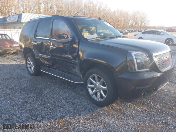 2008 GMC Yukon Denali with VIN 1GKFK63858J134120, listed as a IAAI auction lot 41126138 with 161,794 mi miles. Bid and sale history available at carsss.com. Image 1.