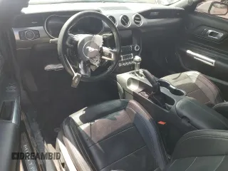 2021 Ford Mustang GT z VIN 1FA6P8CF2M5117291, wystawiony jako Copart lot #56486855 z przebiegiem 31 183 mil mil oraz Szkody całkowita. Historia ofert i sprzedaży dostępna na DreamBid. Obrazek 8.