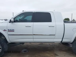 2015 Ram 2500 Laramie с VIN 3C6UR5NL3FG548061, выставлен на аукционе IAAI как лот 42414732 с пробегом 204 608 миль миль и . История ставок и продаж доступна на DreamBid. Изображение 15.