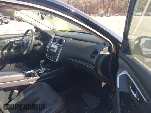 2018 Nissan Altima SR with VIN 1N4AL3AP8JC282175, listed as a IAAI auction lot 41238328 with 117,198 mi miles and . Bid and sale history available at carsss.com. Image 5.