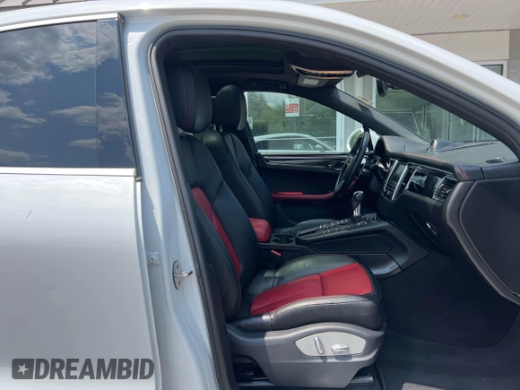 2016 Porsche Macan S с VIN WP1AB2A59GLB40365, выставлен на аукционе IAAI как лот 42493795 с пробегом 192 752 миль миль и . История ставок и продаж доступна на DreamBid. Изображение 5.
