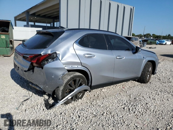 2024 Lexus UX 250h F Sport z VIN JTHB6JBHXR2160693, wystawiony jako Copart lot #53131285 z przebiegiem 40 938 mil mil oraz Szkoda całkowita • Salvage title. Historia ofert i sprzedaży dostępna na DreamBid. Obrazek 3.