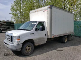 2017 Ford E-Series Commercial z VIN 1FDWE3FS9HDC67451, wystawiony jako Copart lot #51675405 z przebiegiem 222 381 mil mil oraz Tytuł czysty. Historia ofert i sprzedaży dostępna na DreamBid. Obrazek 1.