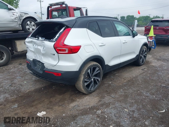 2022 Volvo XC40 R-Design с VIN YV4162UM0N2648040, выставлен на аукционе IAAI как лот 42172222 с пробегом 19 911 миль миль и . История ставок и продаж доступна на DreamBid. Изображение 4.