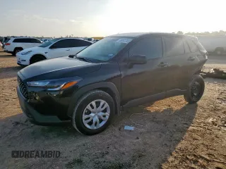 2023 Toyota Corolla Cross L z VIN 7MUAAAAG6PV067623, wystawiony jako Copart lot #60541305 z przebiegiem 21 390 mil mil oraz Szkoda całkowita • Salvage title. Historia ofert i sprzedaży dostępna na DreamBid. Obrazek 1.
