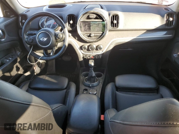 2017 MINI Countryman Cooper S with VIN WMZYT3C35H3D99048, listed as a Copart auction lot 81728614 with 89,144 mi miles and Salvage title. Bid and sale history available at DreamBid. Image 8.