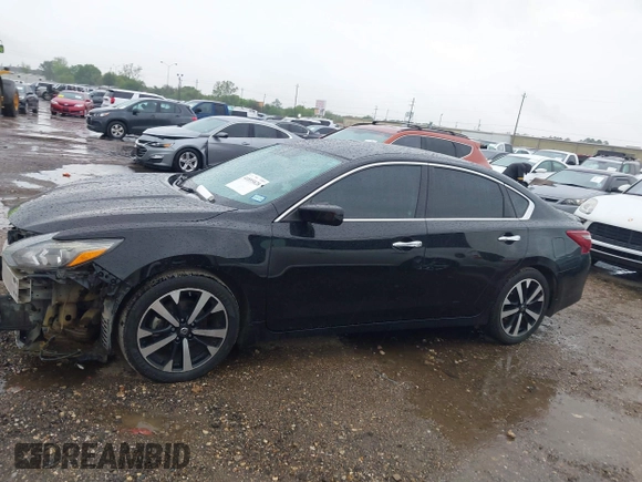 2018 Nissan Altima 2.5 SR with VIN 1N4AL3AP1JC131386, listed as a IAAI auction lot 41895828 with 58,912 mi miles. Bid and sale history available at carsss.com. Image 15.