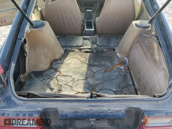1981 Datsun 280ZX z VIN JN1HZ04S8BX265704, wystawiony jako Copart lot #71597844 z przebiegiem 251 218 mil mil oraz Tytuł czysty. Historia ofert i sprzedaży dostępna na DreamBid. Obrazek 10.