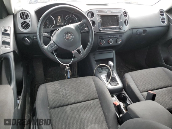2015 Volkswagen Tiguan S z VIN WVGAV7AX7FW602499, wystawiony jako Copart lot #45453975 z przebiegiem 82 064 mil mil oraz Szkoda całkowita • Salvage title. Historia ofert i sprzedaży dostępna na DreamBid. Obrazek 8.