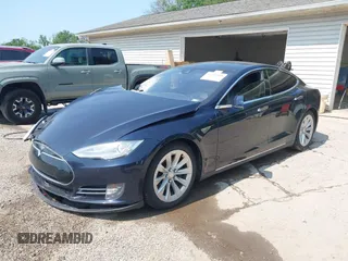 2014 Tesla Model S 60 with VIN 5YJSA1H17EFP65983, listed as a IAAI auction lot 42399288 with 166,365 mi miles and . Bid and sale history available at DreamBid. Image 21.