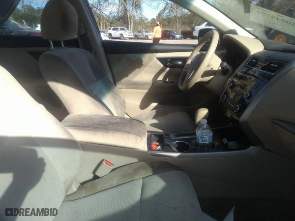 2013 Nissan Altima 2.5 SL with VIN 1N4AL3AP8DC164504, listed as a IAAI auction lot 40949799 with 222,325 mi miles. Bid and sale history available at carsss.com. Image 5.