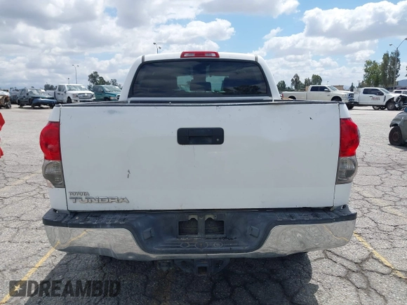 2008 Toyota Tundra z VIN 5TFEV54128X049128, wystawiony jako IAAI lot #42249292 z przebiegiem 313 233 mil mil oraz . Historia ofert i sprzedaży dostępna na DreamBid. Obrazek 16.