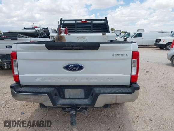 2018 Ford F-250 XL with VIN 1FT7W2BT2JEC78080, listed as a IAAI auction lot 42560676 with 239,286 mi miles and . Bid and sale history available at DreamBid. Image 15.