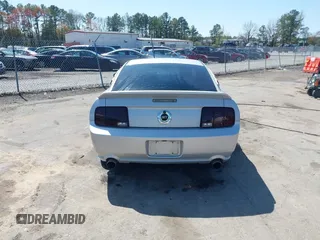 2006 Ford Mustang GT Deluxe with VIN 1ZVFT82H065247658, listed as a IAAI auction lot 41930064 with 167,308 mi miles and . Bid and sale history available at carsss.com. Image 16.
