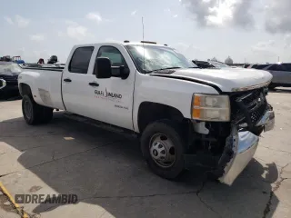 2011 Chevrolet Silverado 3500HD Work Truck z VIN 1GC4KZC81BF130600, wystawiony jako Copart lot #53819535 z przebiegiem Nie podano mil oraz Szkody całkowita. Historia ofert i sprzedaży dostępna na DreamBid. Obrazek 4.